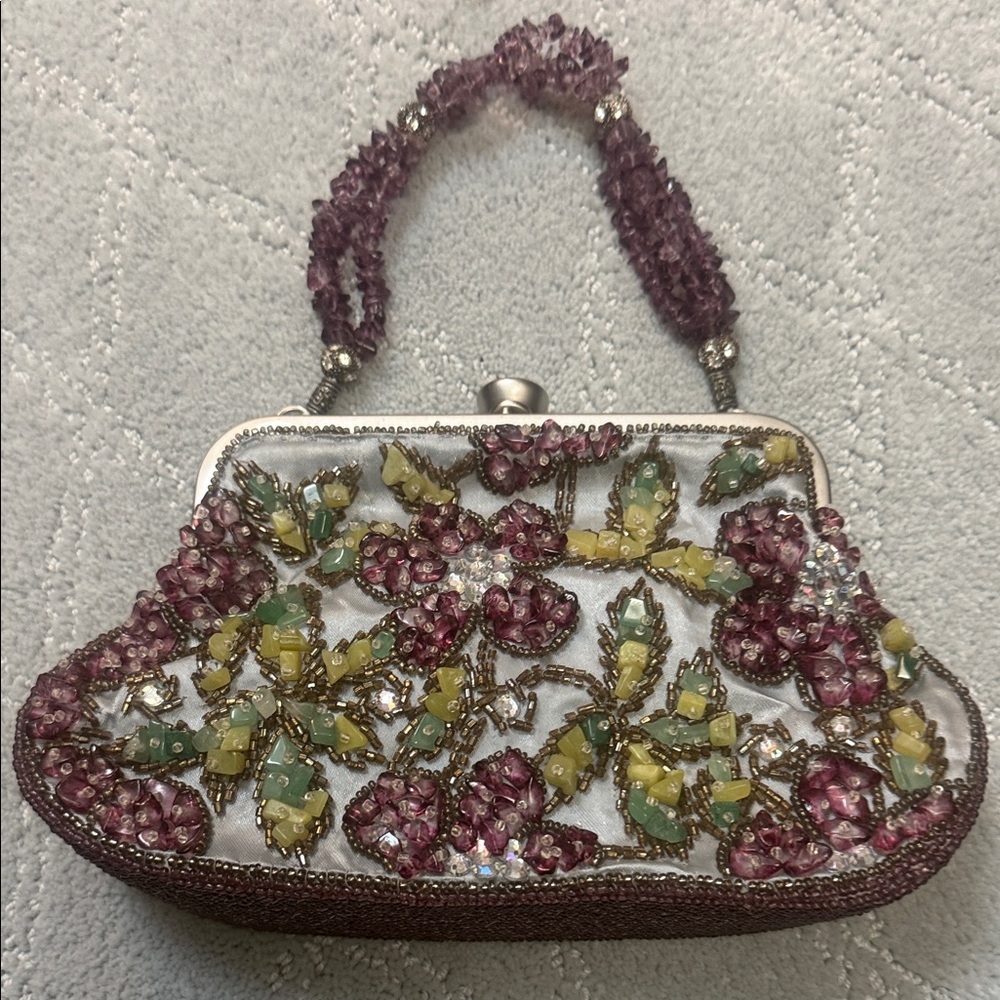 Elegant beaded evening bag